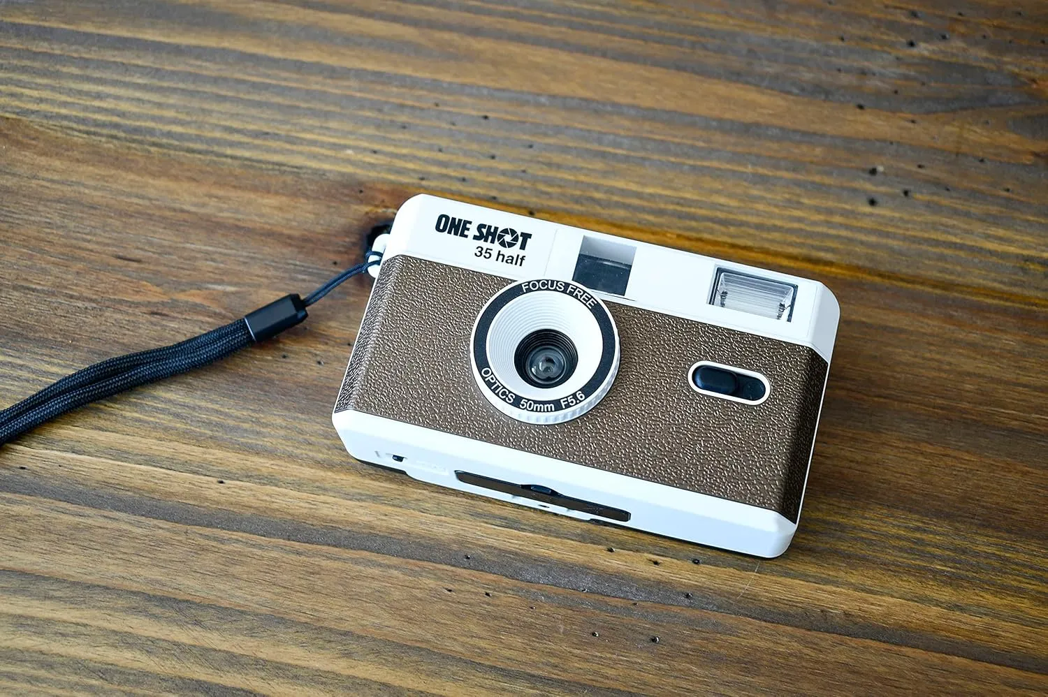 1 Shot Point and Shoot 35mm Film Camera, Reusable Retro Half Frame Camera, Built in Flash, Included One Roll ASA/ISO 400 Black & White Film 18 Exp., (36 Shots) Battery Not Included (Brown Color)
