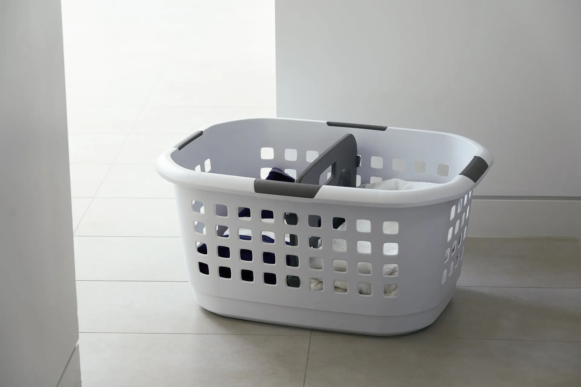 71L Encore Laundry Basket & Divider