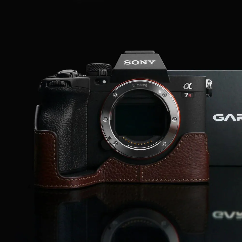 Gariz XS-CHA7RM5BR Half Leather Case for Sony A7RM5 / A7RV (Brown)