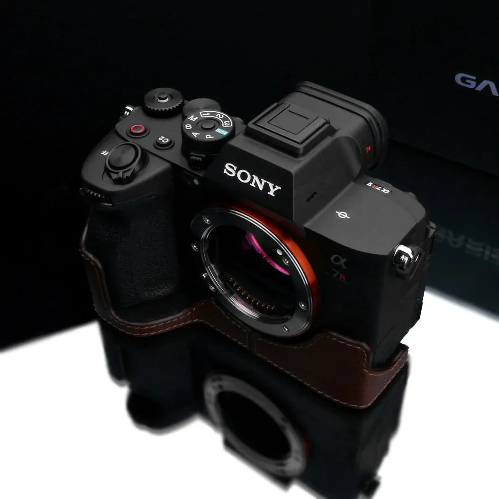 Gariz XS-CHA7RM5BR Half Leather Case for Sony A7RM5 / A7RV (Brown)