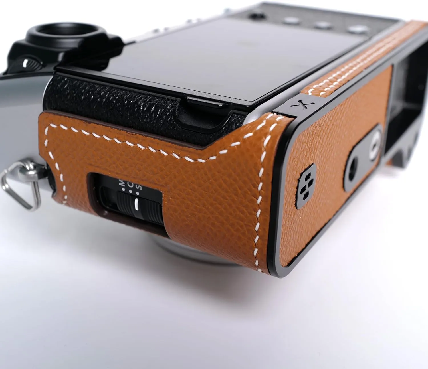 Handmade Genuine Leather Camera Half Case for Fujifilm X100VI/Fujifilm X100VI Case - Top Layer Cowhide Body hand sewn saddle stitch Metal Base Plate Hand Shank (Golden)
