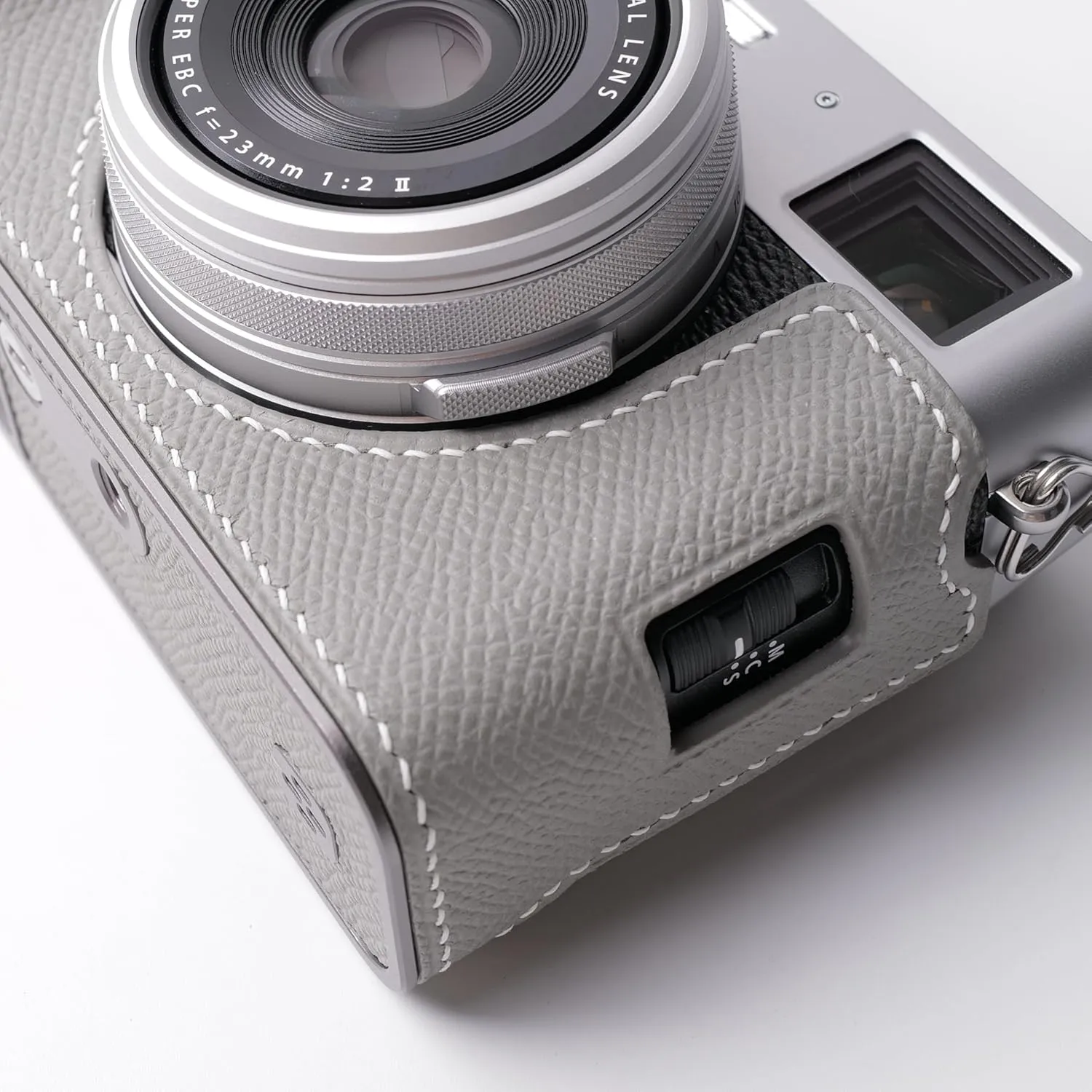 Handmade Genuine Leather Camera Half Case for Fujifilm X100VI/Fujifilm X100VI Case - Top Layer Cowhide Body hand sewn saddle stitch Metal Base Plate Hand Shank (Gris Mouette)