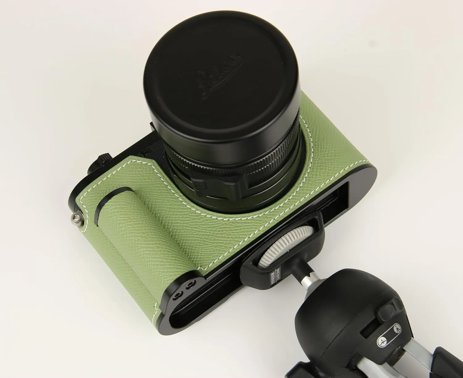 Handmade Genuine Leather Camera Half Case for Leica Q3/Leica Q3 Camera Case/Leica Q3 Case - Top Layer Cowhide Body   Metal Base Plate - Hand Shank Design (Vert Criquet)