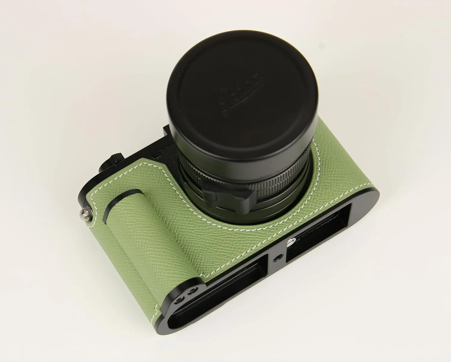 Handmade Genuine Leather Camera Half Case for Leica Q3/Leica Q3 Camera Case/Leica Q3 Case - Top Layer Cowhide Body   Metal Base Plate - Hand Shank Design (Vert Criquet)