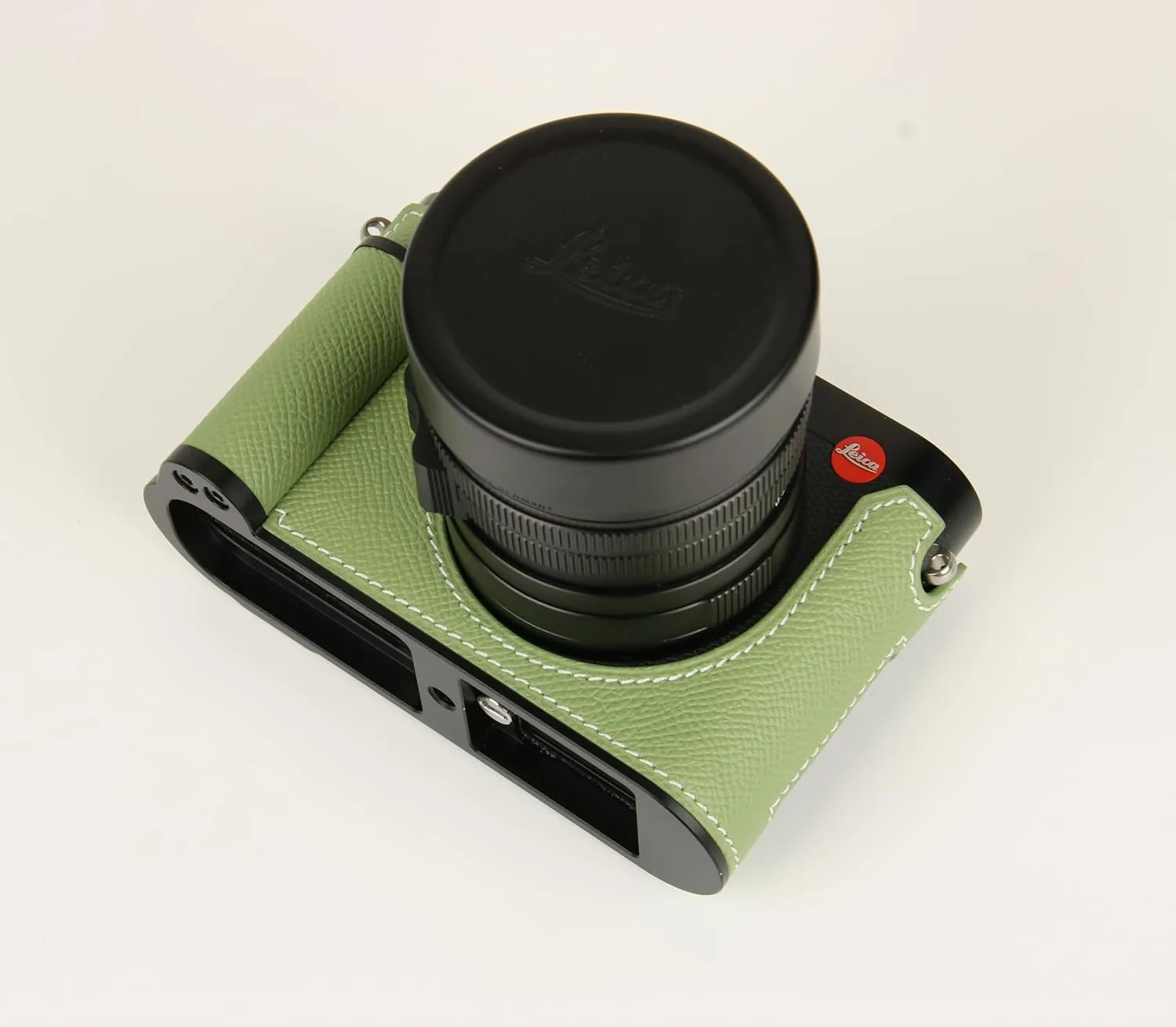 Handmade Genuine Leather Camera Half Case for Leica Q3/Leica Q3 Camera Case/Leica Q3 Case - Top Layer Cowhide Body   Metal Base Plate - Hand Shank Design (Vert Criquet)
