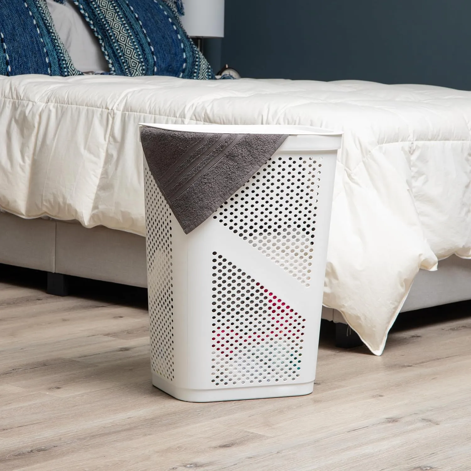 Mind Reader 60L Slim Laundry Hamper, Clothes Basket, Lid, Ventilated, Plastic, 17.25"L x 13.75"W x 23.5"H, Set of 2, White