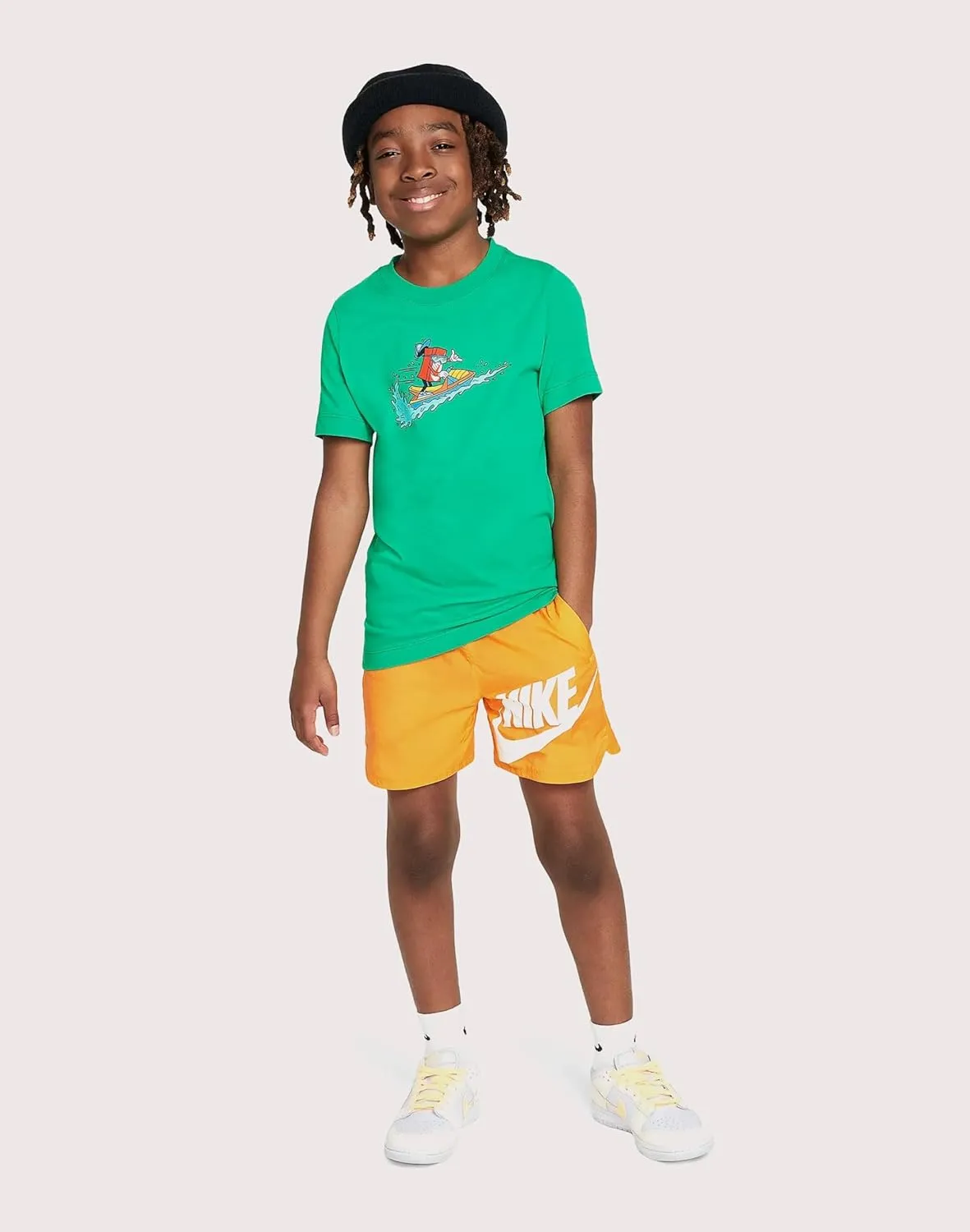Nike Boxy Graphic Tee Grade-School (FV5345-324, Green)
