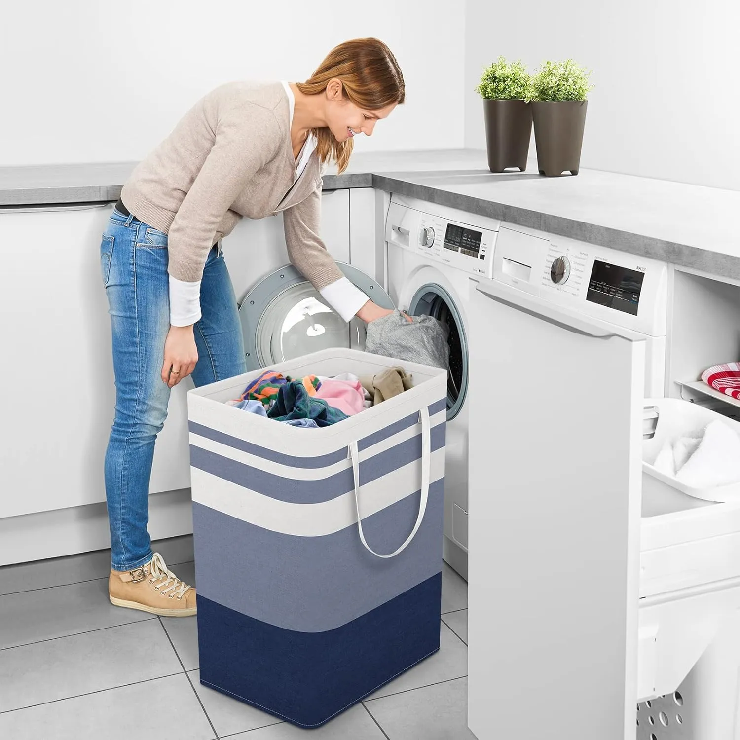 StorageRight Laundry Basket Hamper Large Collapsible Laundry Hamper with Easy Carry Handles，Freestanding Clothes Hampers for Laundry, Bedroom, Dorm, Clothes, Towels, 75L, Gradient Blue